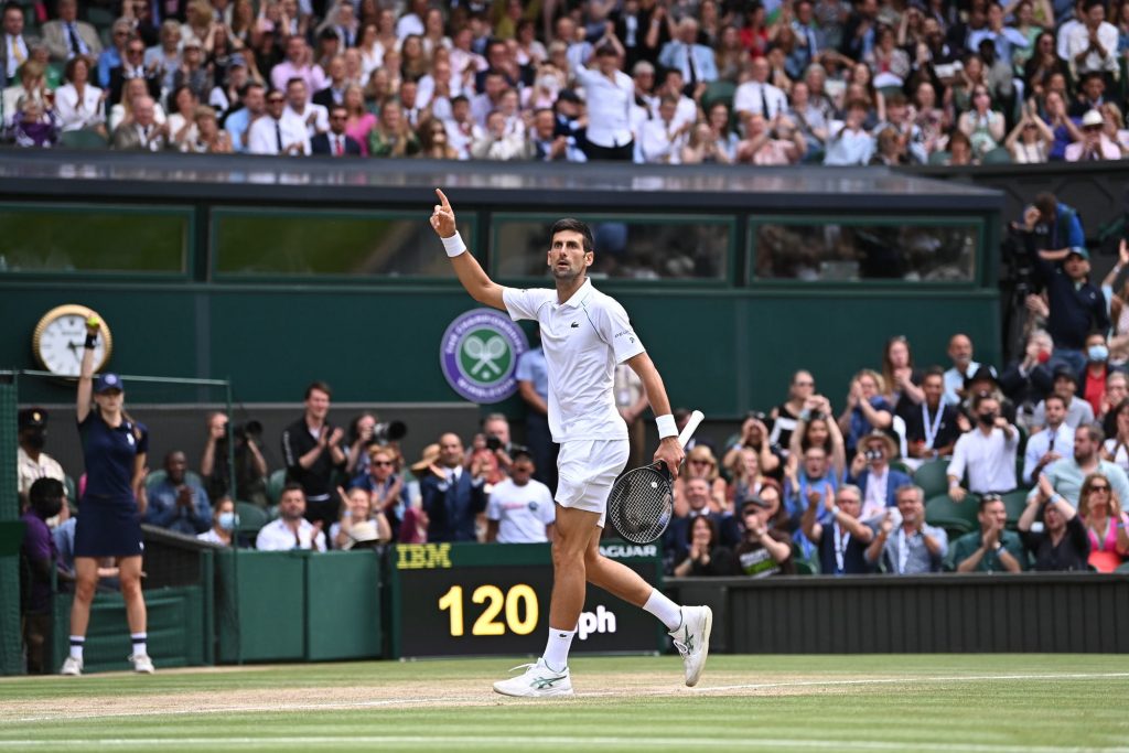 Djokovic batte un grande Berrettini in quattro set