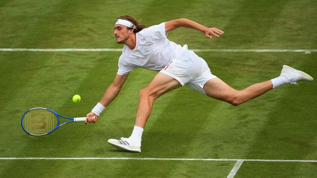 Tsitsipas lancia parole d’amore su Twitter… durante il match (FOTO)