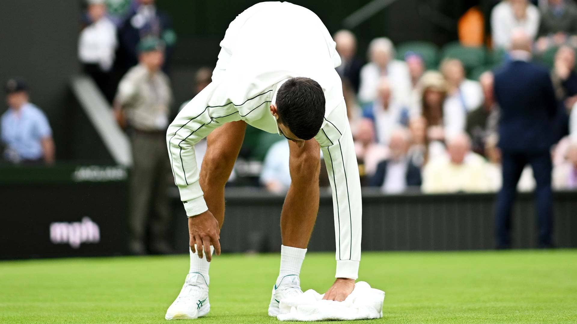 Wimbledon, Djokovic inizia come aveva finito: vittoria contro Cachin e la pioggia