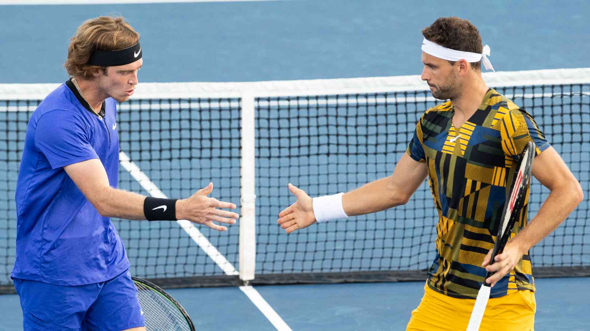 Ultimate Tennis Showdown, siparietto esilarante tra Dimitrov e Rublev