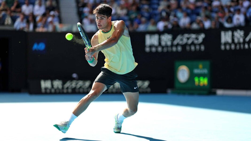 Australian Open, Alcaraz regala la vetta a Djokovic, ma avvisa: tutti possono batterlo