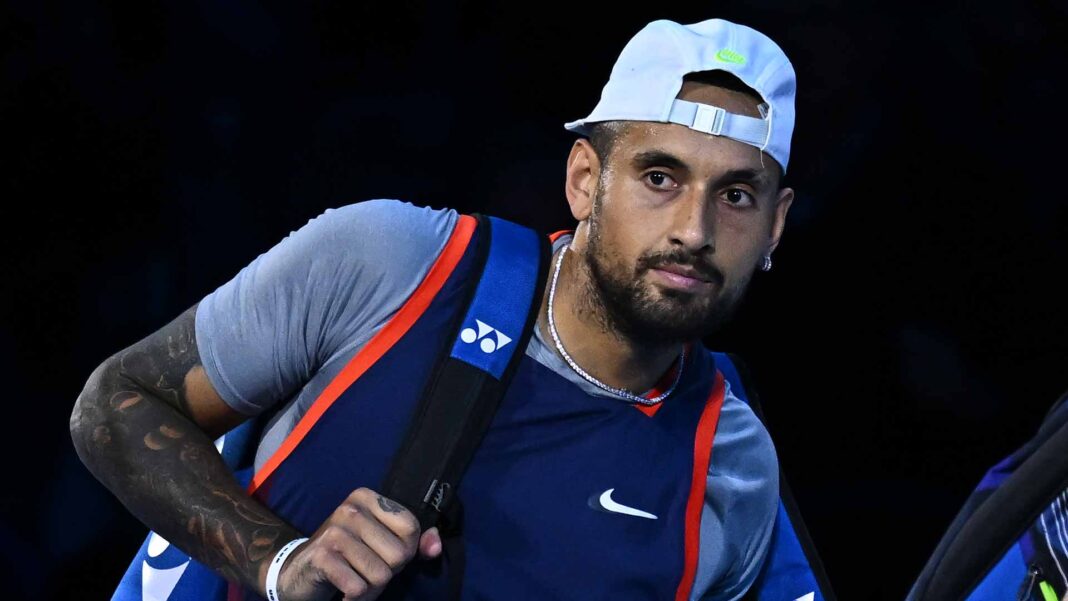 Kyrgios si riempie di ridicolo: torno per vincere uno slam