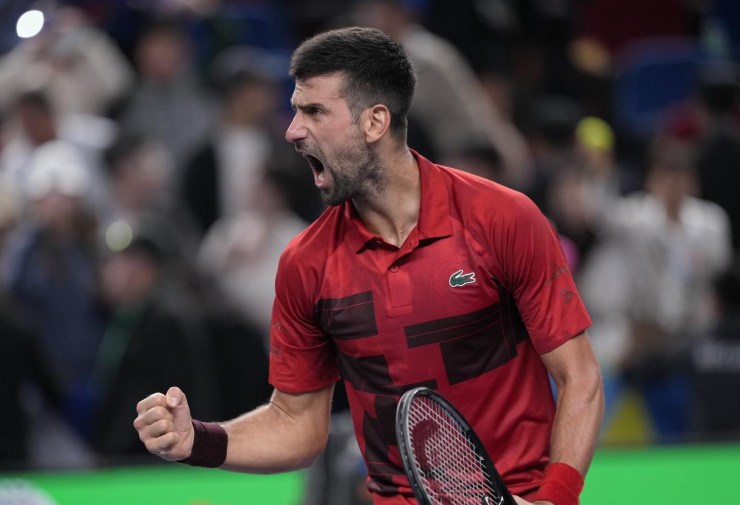 Novak Djokovic esulta