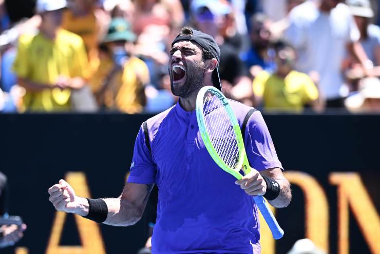 Matteo Berrettini esulta dopo una vittoria