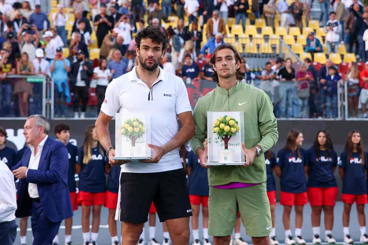 Berrettini e Musetti posano insieme durante un torneo