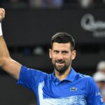 Novak Djokovic esulta in campo