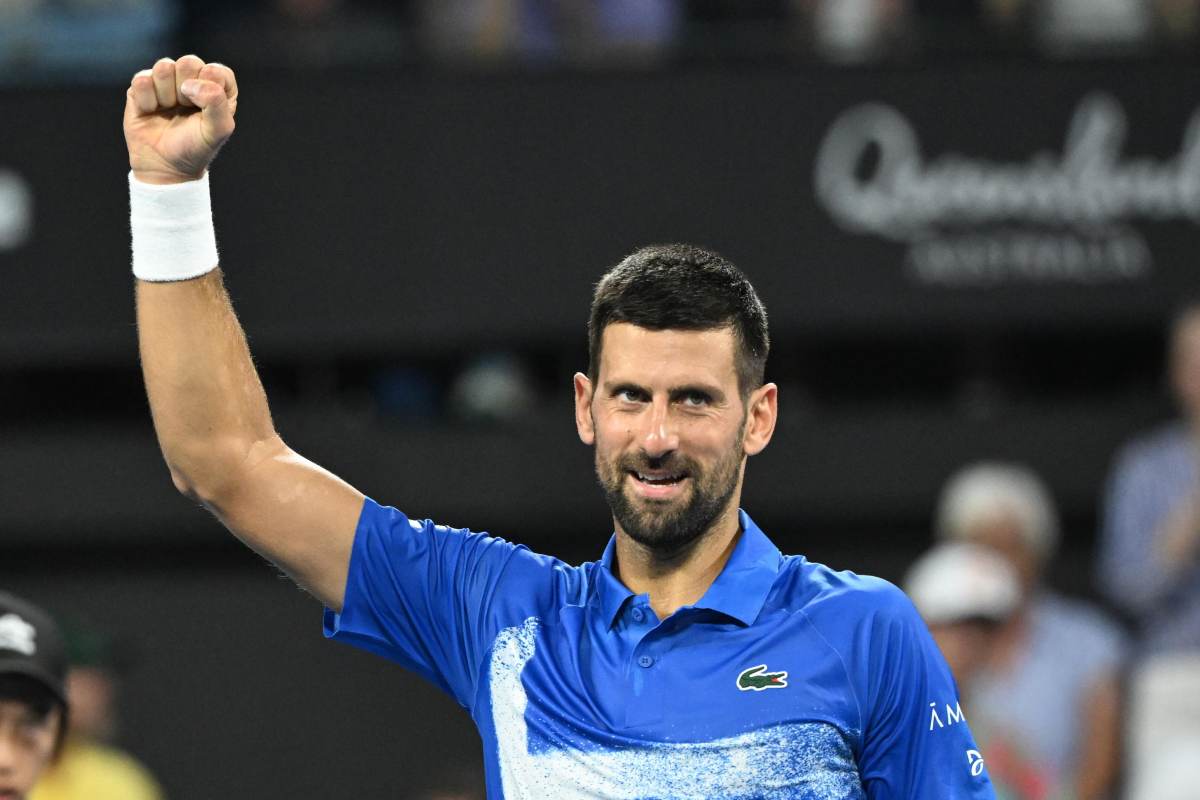 Novak Djokovic esulta in campo