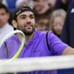 Matteo Berrettini discute con l'arbitro