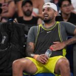 Nick Kyrgios sofferente a Melbourne