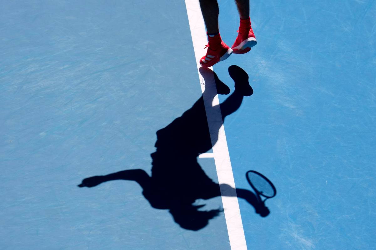 Ombra di un tennista