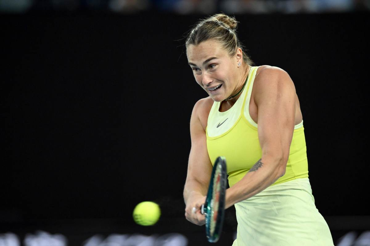 Aryna Sabalenka colpisce di rovescio