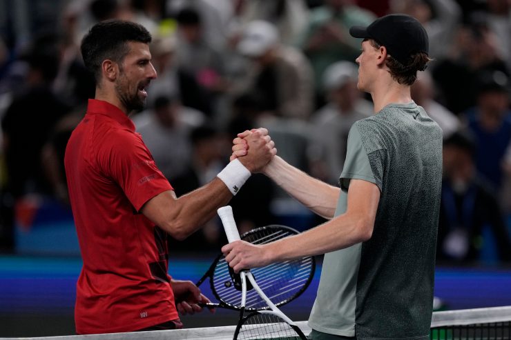 Sinner e Djokovic si salutano a fine match