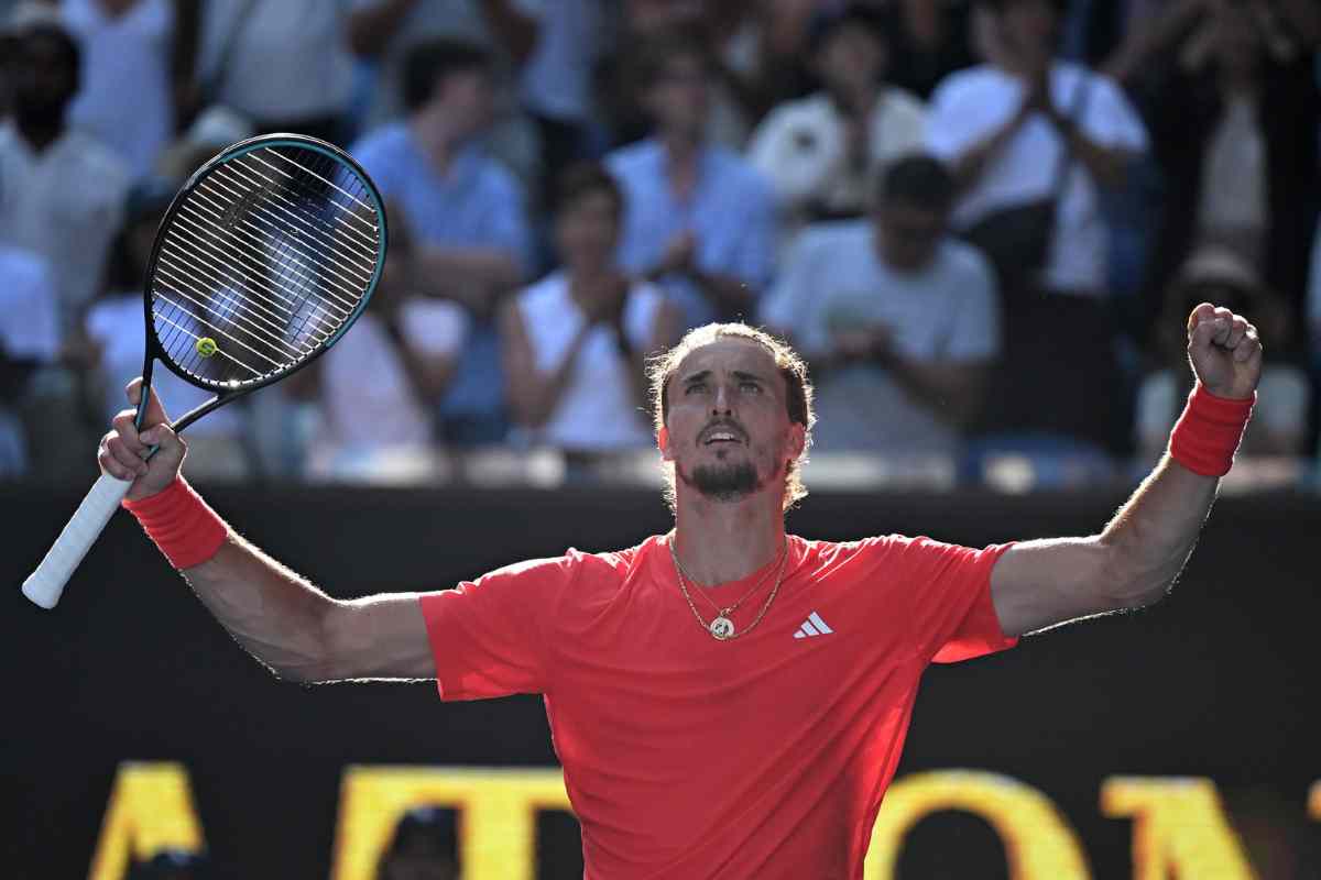 Alexander Zverev esulta dopo la vittoria 