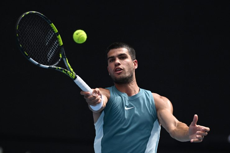 Carlos Alcaraz in campo all'Australian Open