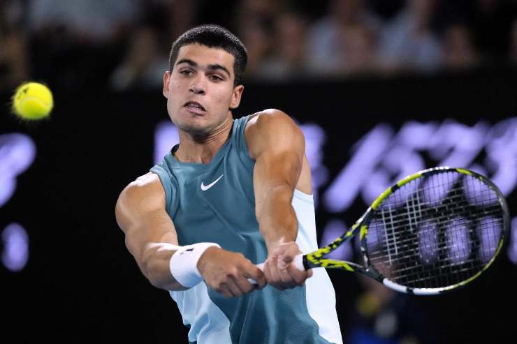 Carlos Alcaraz in campo all'Australian Open