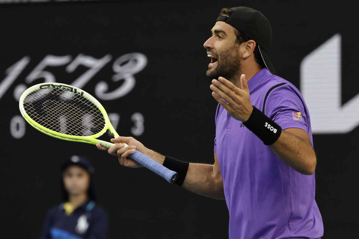 Matteo Berrettini in campo all'Australian Open