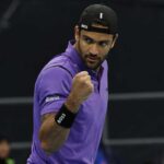 Matteo Berrettini esulta in campo