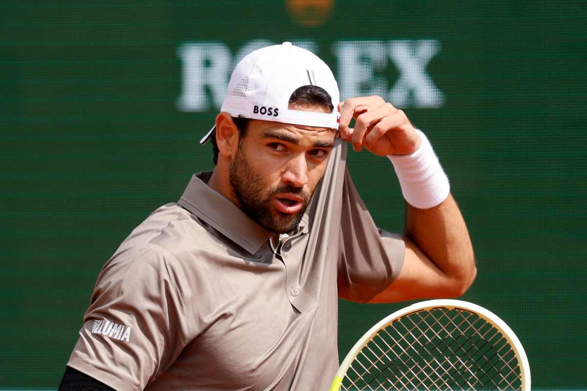 Matteo Berrettini in campo a Montecarlo