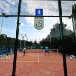 Una panoramica di un campo da Padel