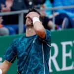 Lorenzo Musetti disperato durante un match a Monte Carlo