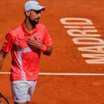 Il tennista serbo Novak Djokovic in gara a Madrid